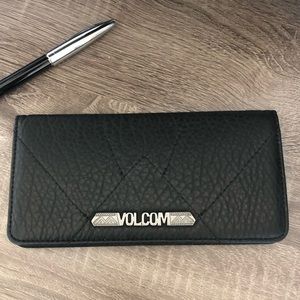 Volcom Wallet NWT